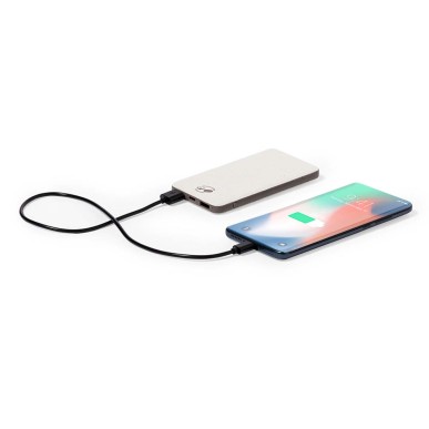 Mayer - 5000 mAh. 2 USB und 1 Typ C Ausgänge. Micro USB und Typ C Eing