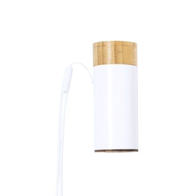 Lac - 4500 mAh. USB Ausgang. Typ C Ausgänge und Eingang. Bluetooth Ans
