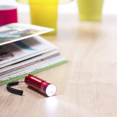 Conny - 9 Leds. 3 AAA Batterien Nicht im Lieferumfang | Aluminium