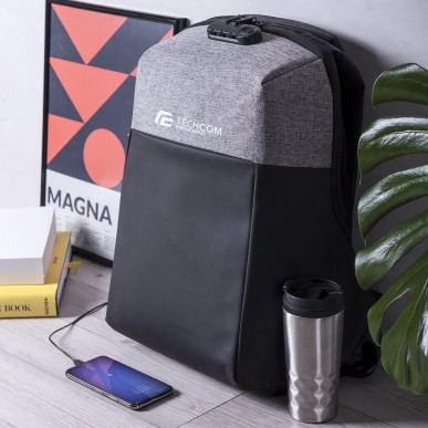 Ranley - USB Anschluss. Gepolsterte Laptoptasche und Tablet. Gepolster