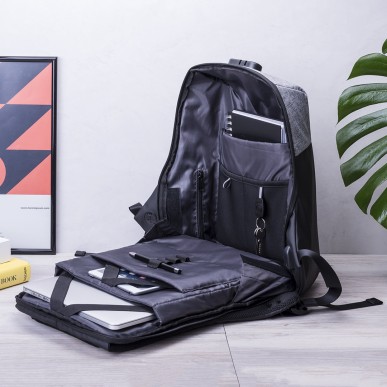 Ranley - USB Anschluss. Gepolsterte Laptoptasche und Tablet. Gepolster